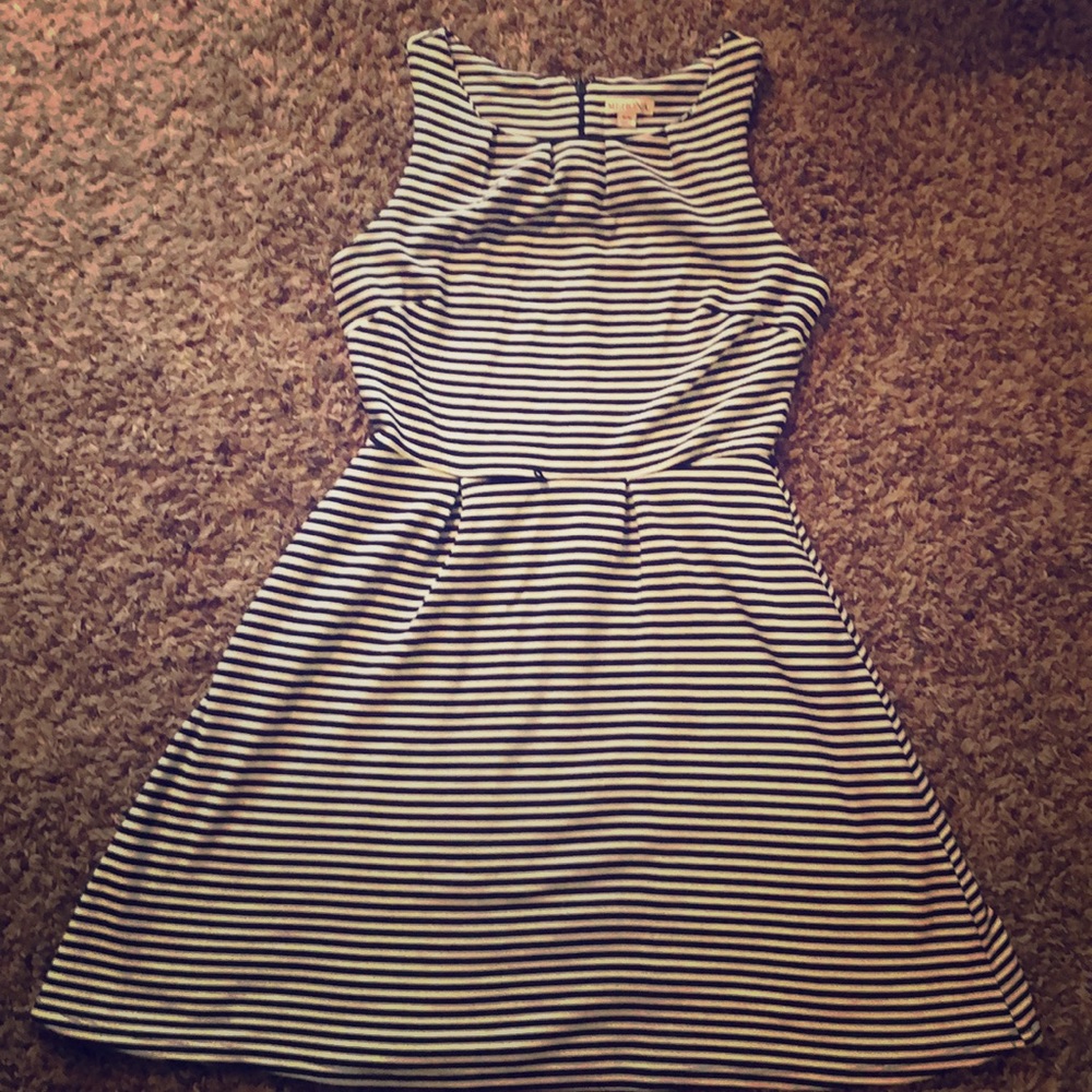 ✌️Fit&Flare Sleeveless Profess. Dress w Belt Loops